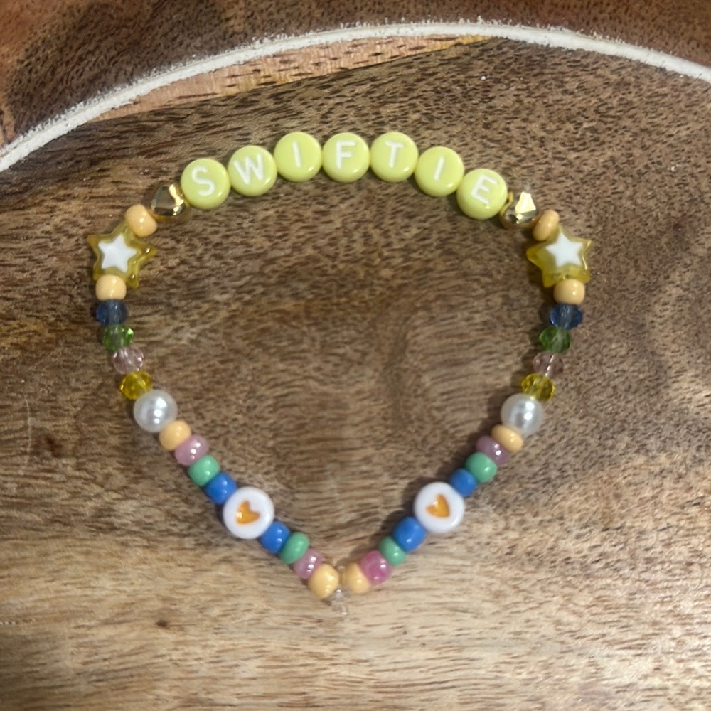 Taylor Swift Handmade Friendship Beaded Bracelet
“Swiftie” (yellow)